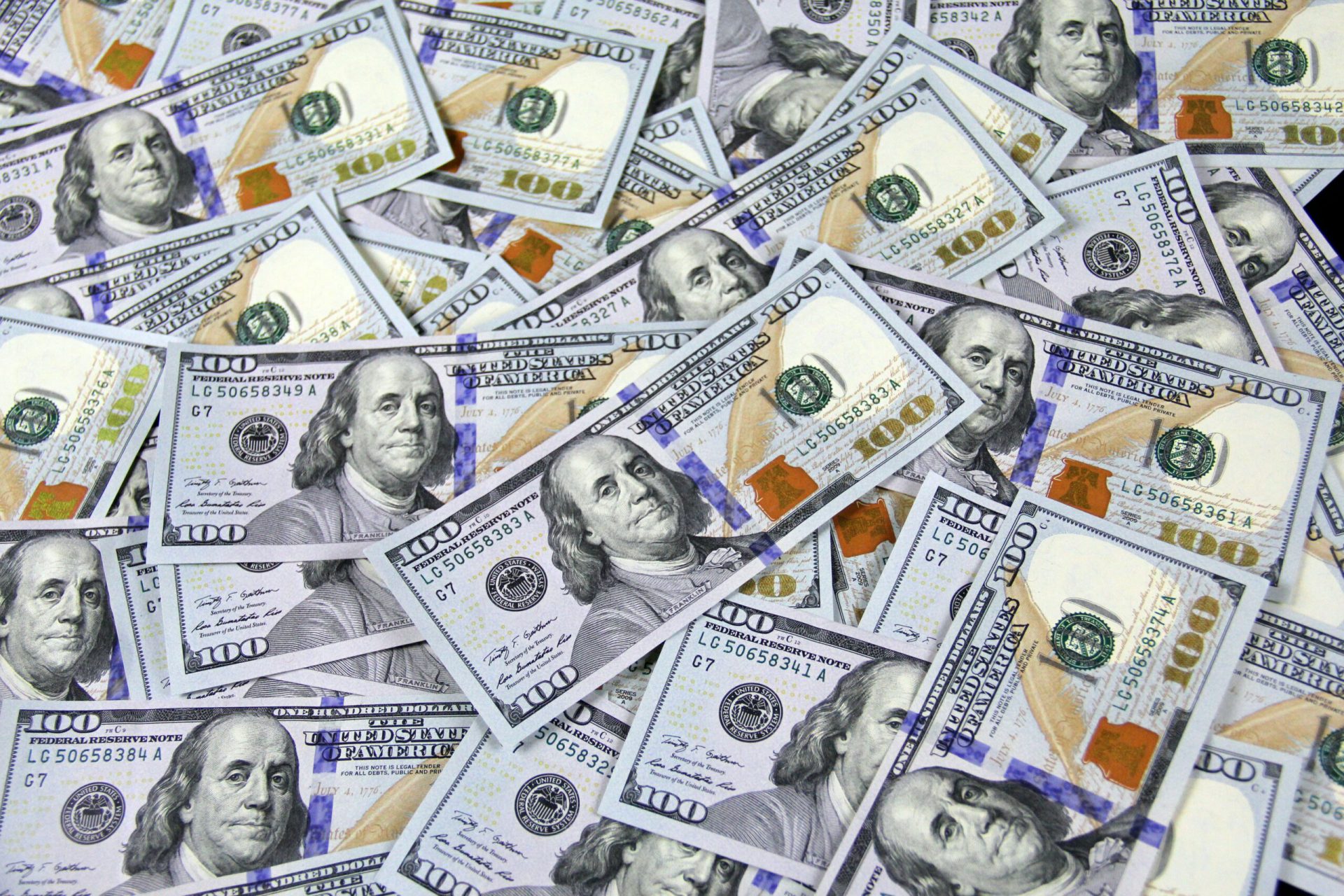The Low Valuations of Online Startup Investing